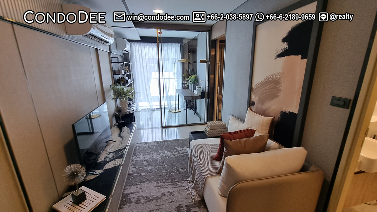 This 1.5-bedroom new condo in Asoke is available now at a discounted price in Walden Asoke condominium located on Sukhumvit 23 near Srinakharinwirot University.