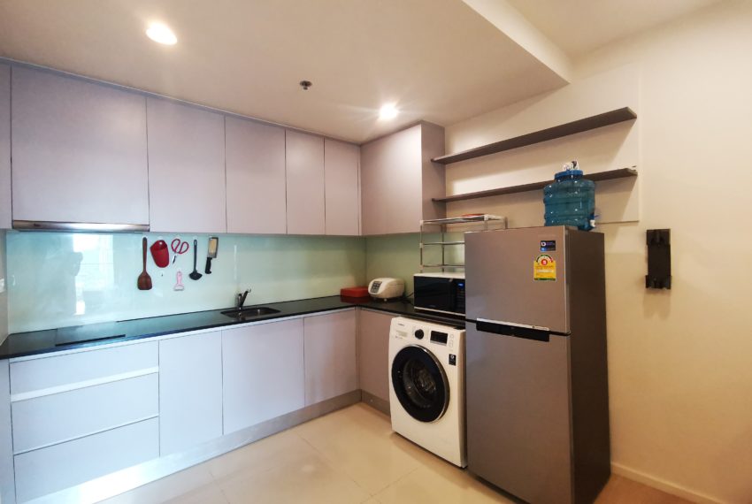 2-Bedroom Condo Rent Asoke - High Floor in 15 Sukhumvit Residences