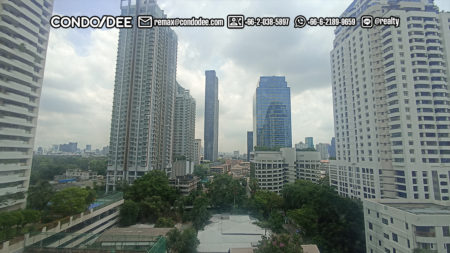 Renovated condo for sale on Sukhumvit 11 is available now in Liberty Park 2 condominium in Nana