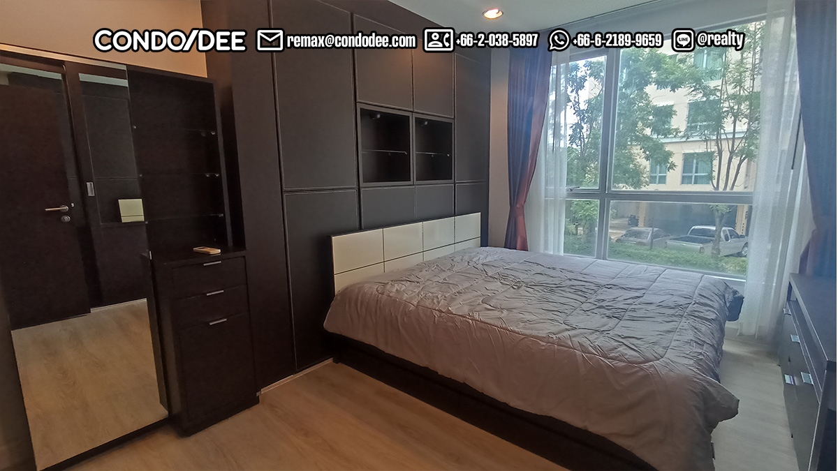 An affordable condo near BTS Ekkamai is available for sale now in The Address Sukhumvit 42 condominium.