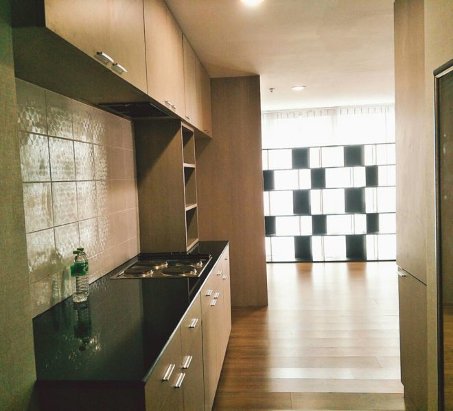 Asoke-Place-2b1b-sale-mid-floor-kitchen