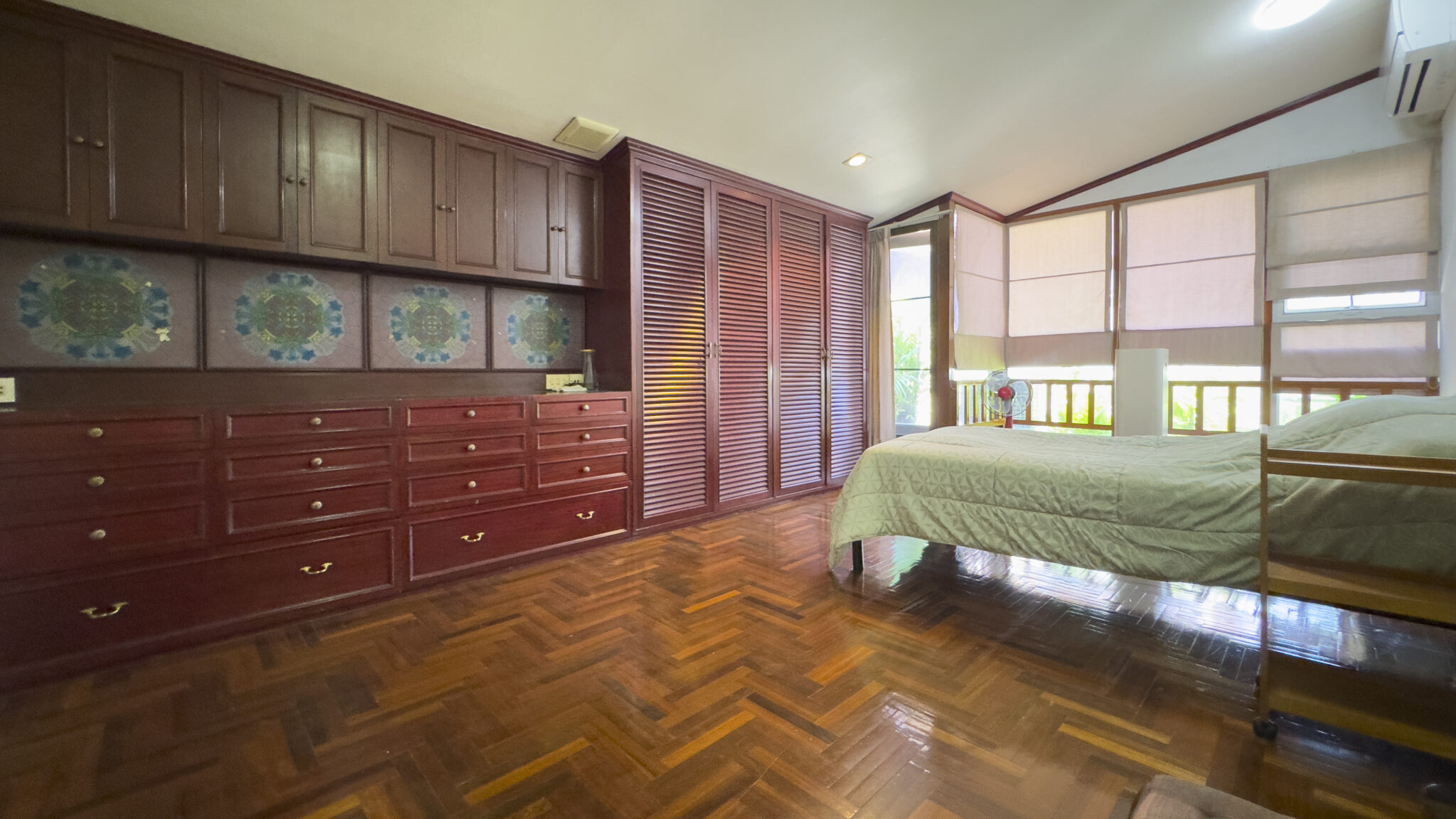 Premier Condo Duplex, Sukhumvit 24, Bangkok | พรีเมียร์ คอนโด ดูเพล็กซ์ สุขุมวิท 24 กรุงเทพฯ