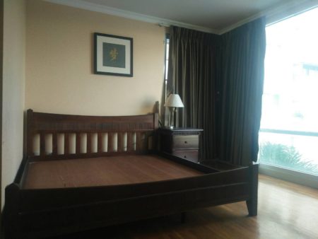 1-Bedroom Corner Condo In Baan Siri Sukhumvit 10