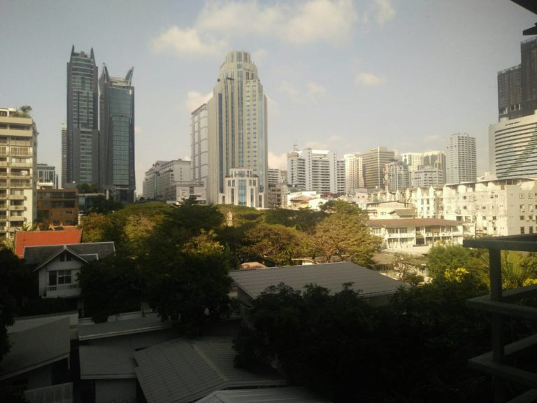 1-Bedroom Corner Condo In Baan Siri Sukhumvit 10