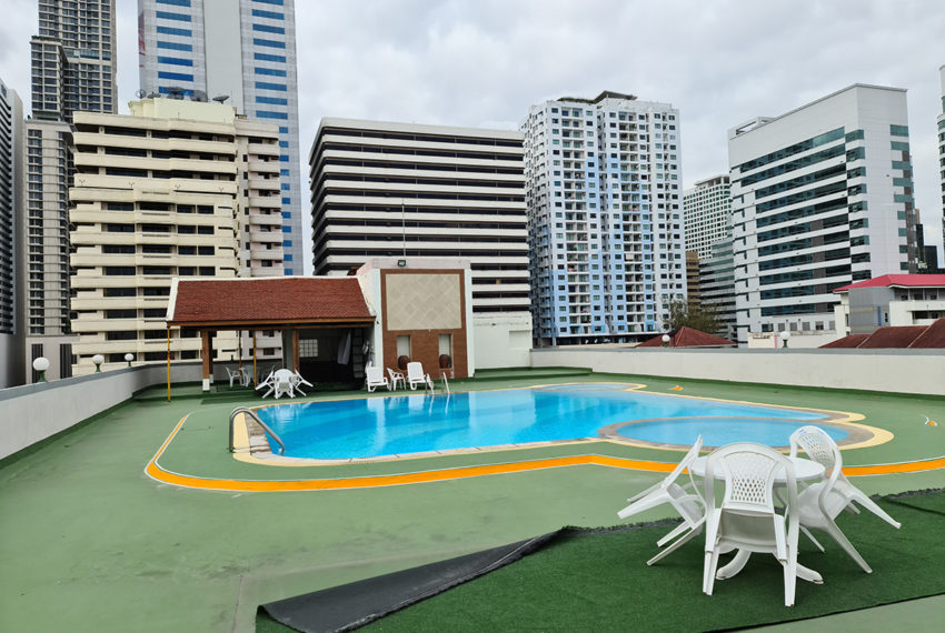 Baan Suksan Bangkok condo Sukhumvit 23 - rooftop