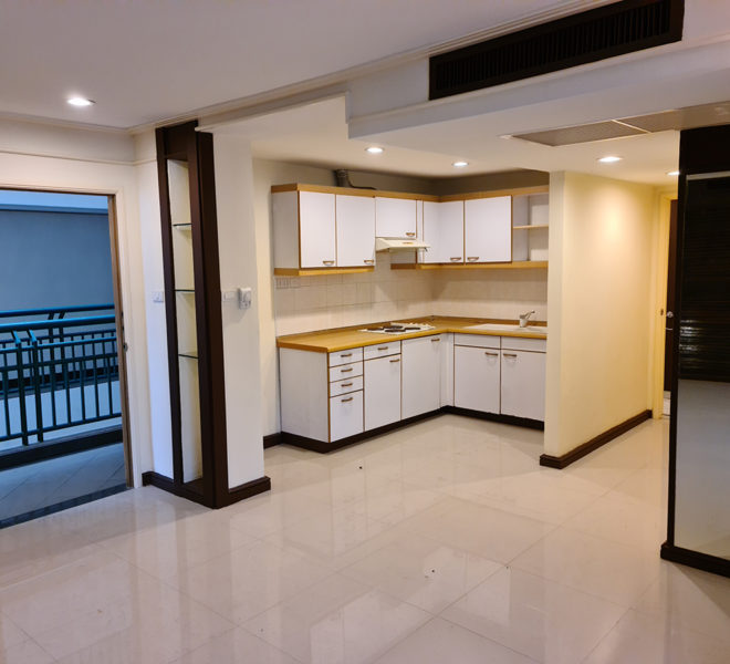 Bangkok condo sale 2-bedroom Baan Suksan - living