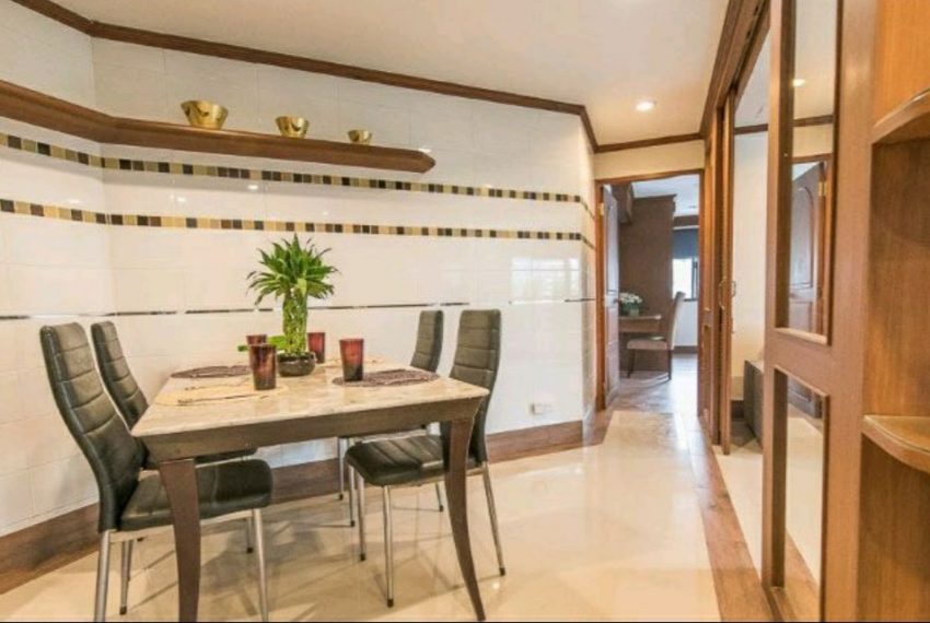 2 Bedroom Condo on Sukhumvit 13 in Beverly Tower Near Channel