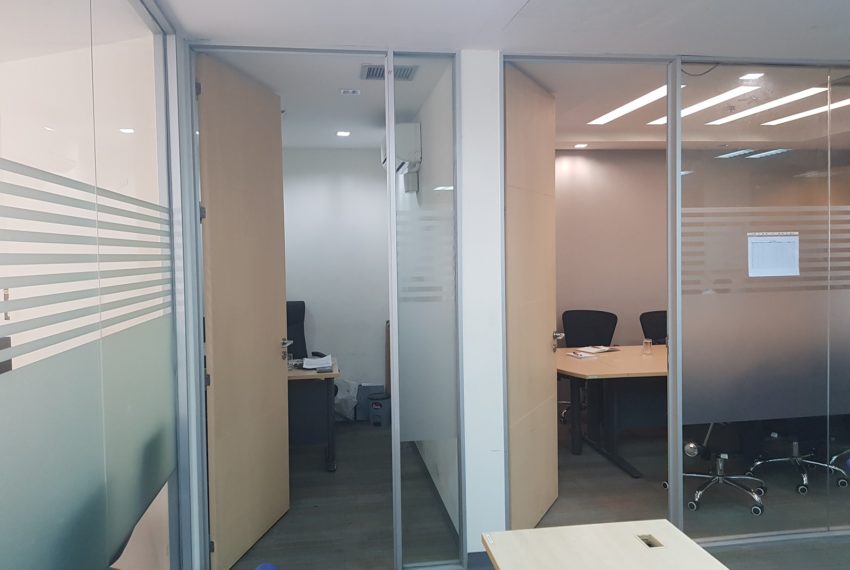 Chamnan Phenjati Business Center - small room for manager