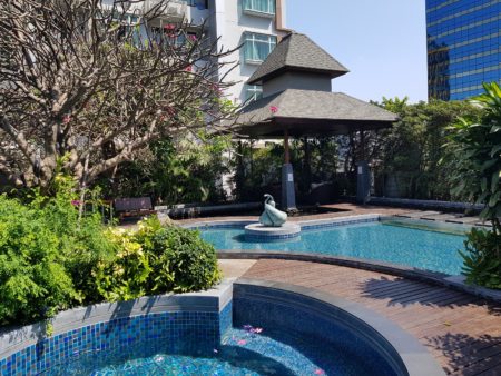 Circle Condominium Phetchaburi Condo for sale in Asoke. Condo for sale in Nana. Condo near Bumrungrad hospital