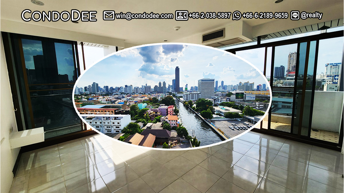 This condo with a nice canal and pool view is located in Thonglor and it's available now for sale at a reasonable price in the J.C. Tower condominium
