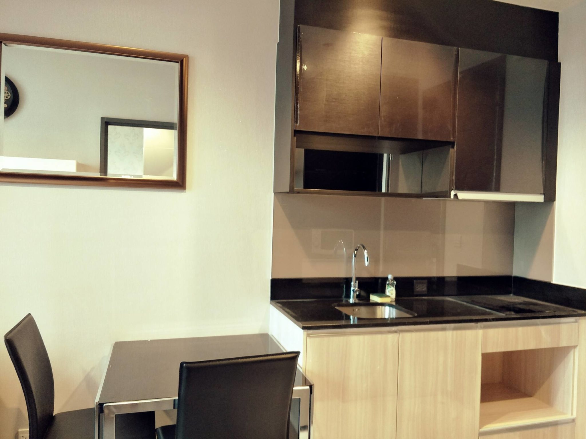 Edge Sukhumvit 23 - high floor rent and sale - dinning