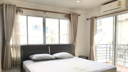 Condo near BTS Prompong for sale - 2-bedroom - corner unit - 2 balconies - Lupmini Suite Sukhumvit 41