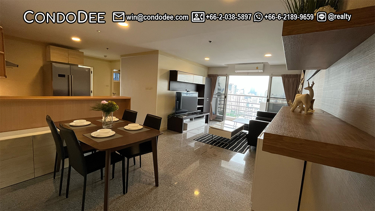 This high-floor condo is like new and it's available now at The Waterford Diamond popular condominium near BTS Phrom Phong