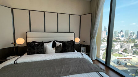 This new super-luxury large condo is available in a brand new The Estelle Phrom Phong Sukhumvit condominium in Bangkok CBD
