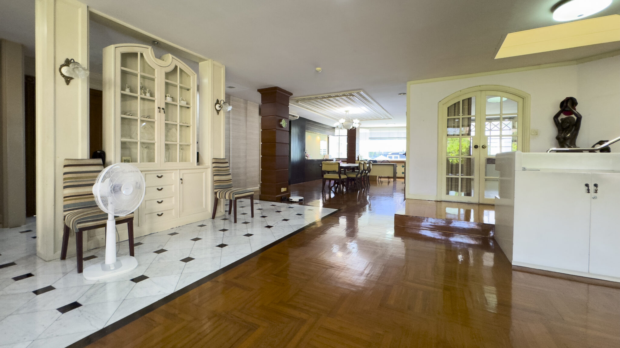 Premier Condo Duplex, Sukhumvit 24, Bangkok | พรีเมียร์ คอนโด ดูเพล็กซ์ สุขุมวิท 24 กรุงเทพฯ