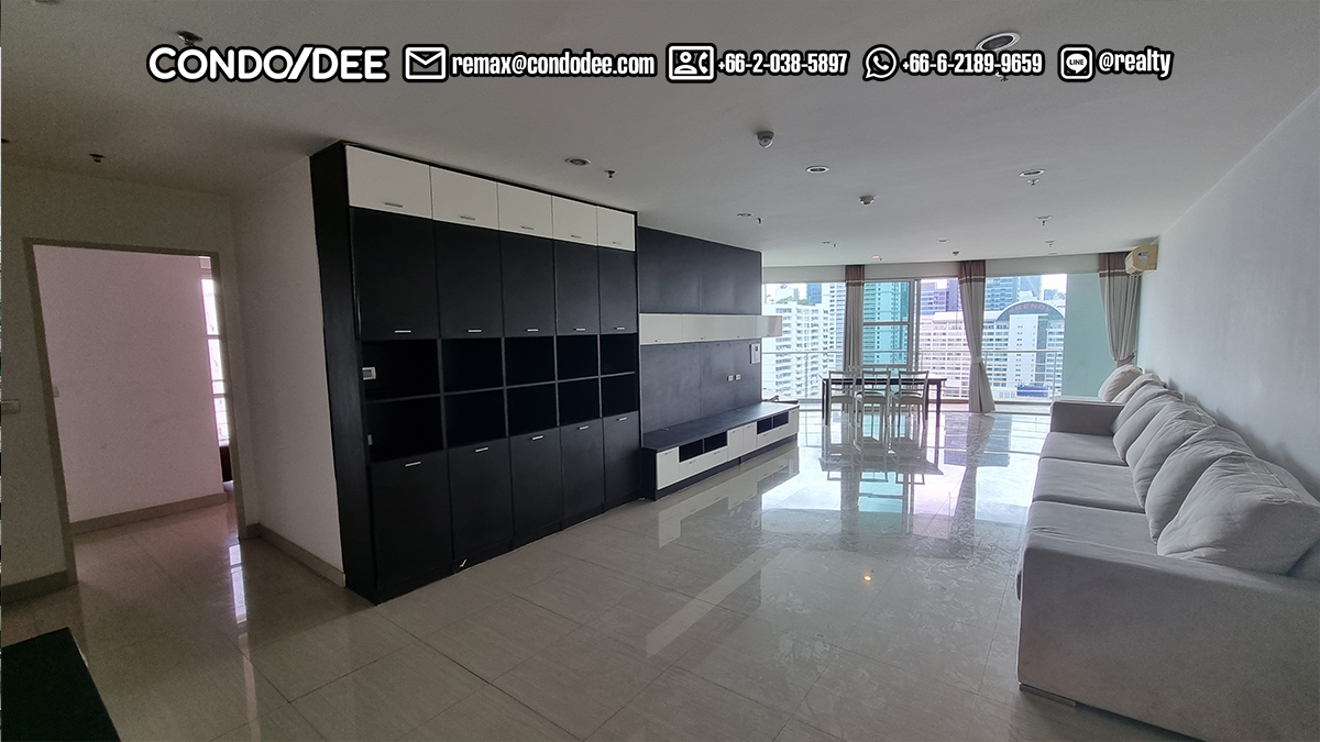 A large 3-bedroom condo near BTS Asoke is available now in The Master Centrium Asoke-Sukhumvit condominium