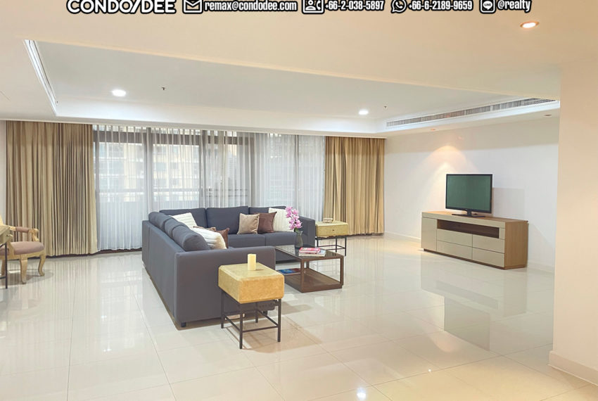Large Luxury Apartment Sale Sukhumvit 11 - living room