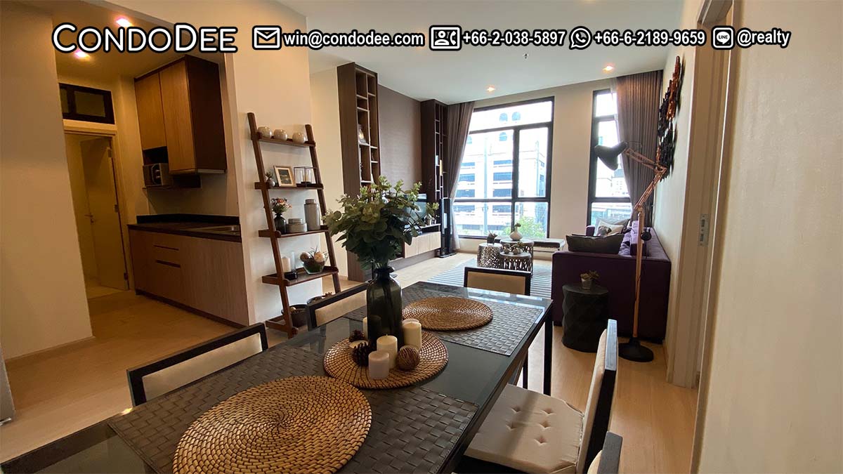 This large apartment with a private garden is a unique luxury property that is available now in The Capital Ekamai-Thonglor condominium on Phetchaburi Road