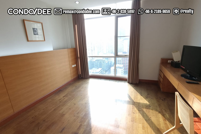 Large duplex condo in Asoke room 2