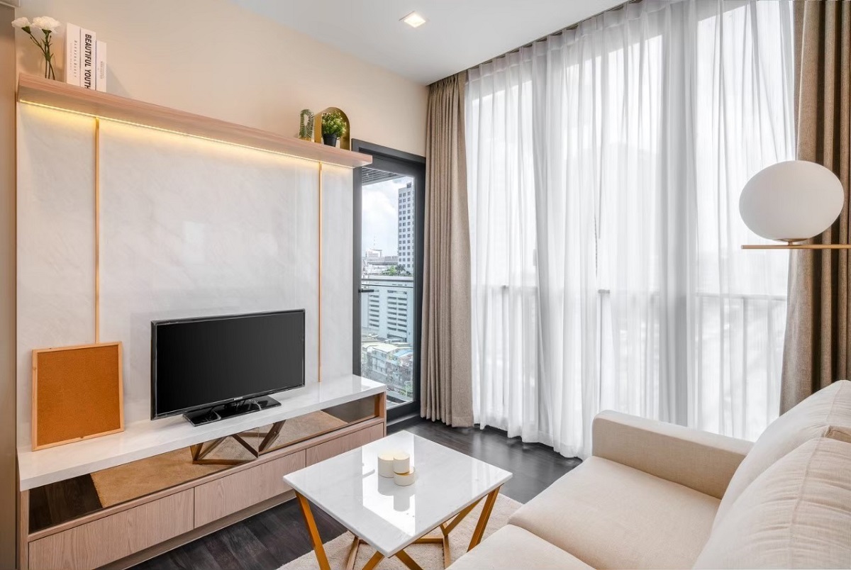 Condo for sale with tenant near MRT Rama 9 - 1-bedroom - mid-floor - The Line Asoke-Ratchada