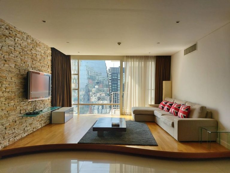 Best deal 3-bedroom apartment in Sukhumvit - high floor - 150 m BTS - Fullerton condominium