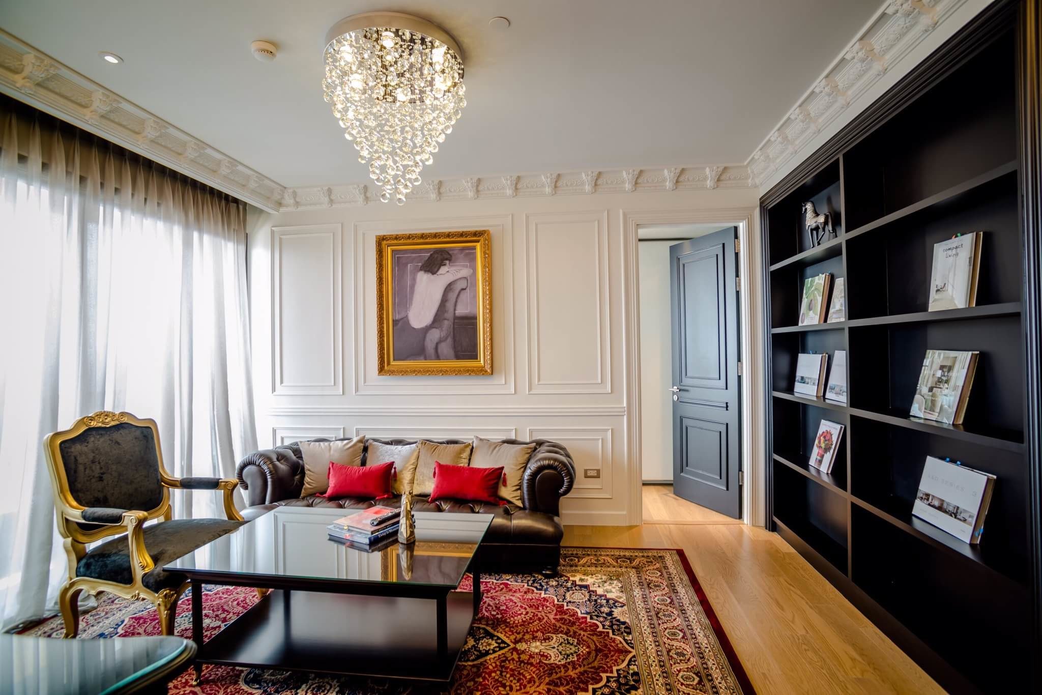 A mini-penthouse for sale in Sukhumvit 24 is available now in The Lumpini 24  luxury condominium in Phrom Phong