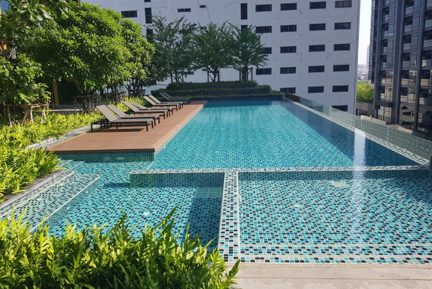 Lumpini Suites Phetchaburi Makkasan - swimming pool