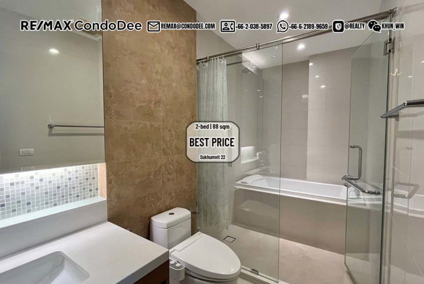 Luxury Bangkok condo for sale - bathroom