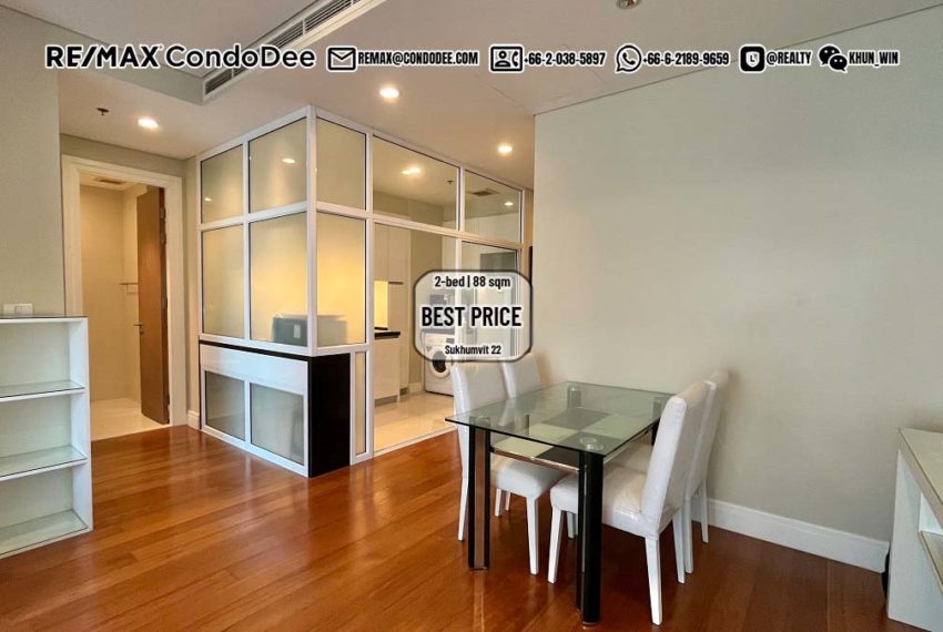 Luxury Bangkok condo for sale - living room