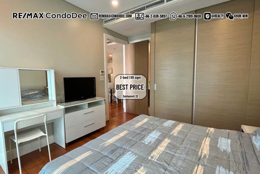 Luxury Bangkok condo for sale - master bedroom