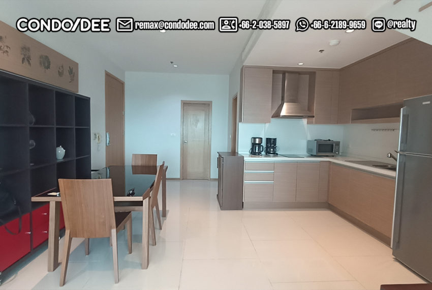 Luxury Duplex Condo Sale Prompong kitchen