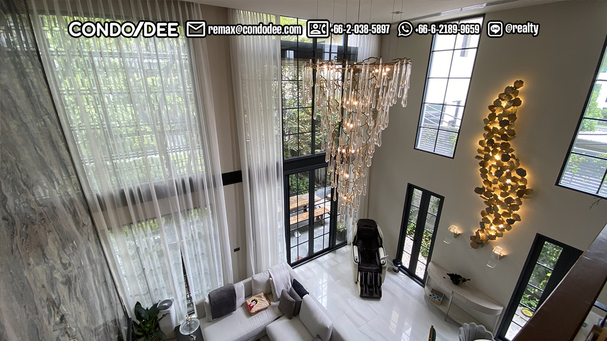 A luxury townhouse for sale in Bangkok on Sukhumvit 31 is available now.