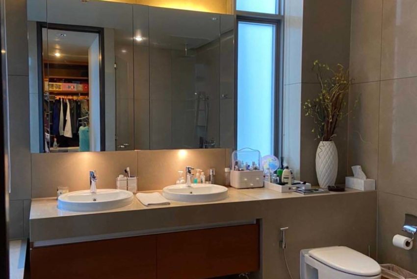 Luxury condo sale Sukhothai Residences - master bathroom