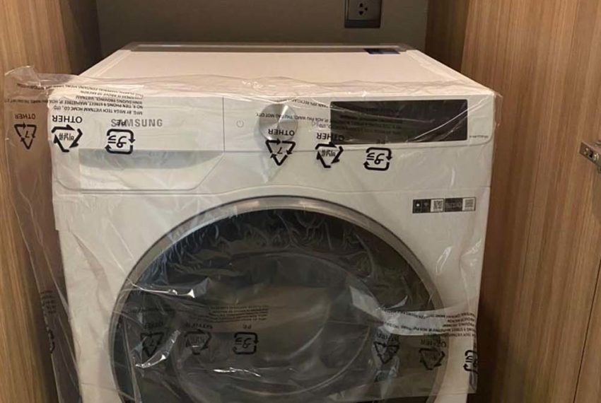 Luxury new condo sale langsuan bangkok - washing machine