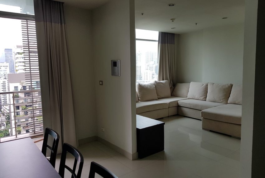 Master Centrium 2-bedroom duplex at Asoke for sale - spacious living area