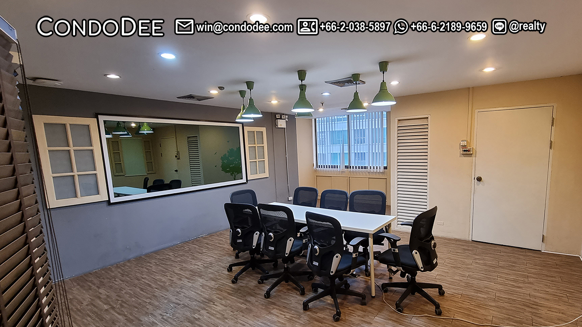 This office in Bangkok CBD is available now near BTS and MRT station