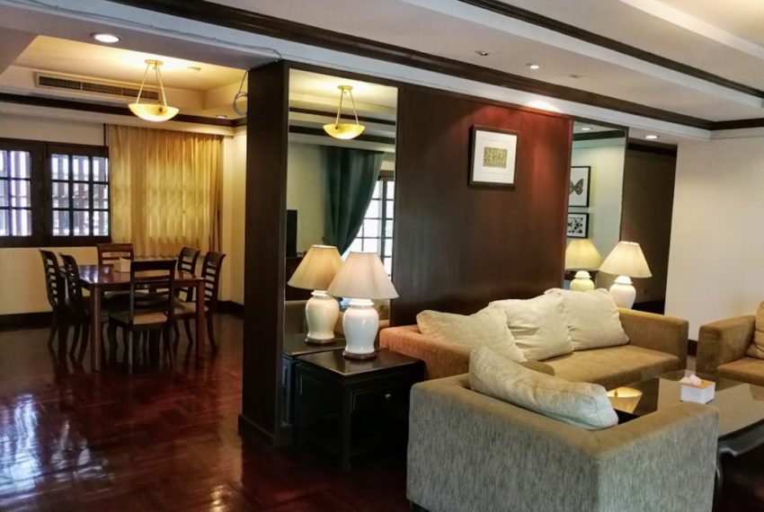 Large condo for rent in Langsuan - 3 bedroom - low floor - pet-friendly