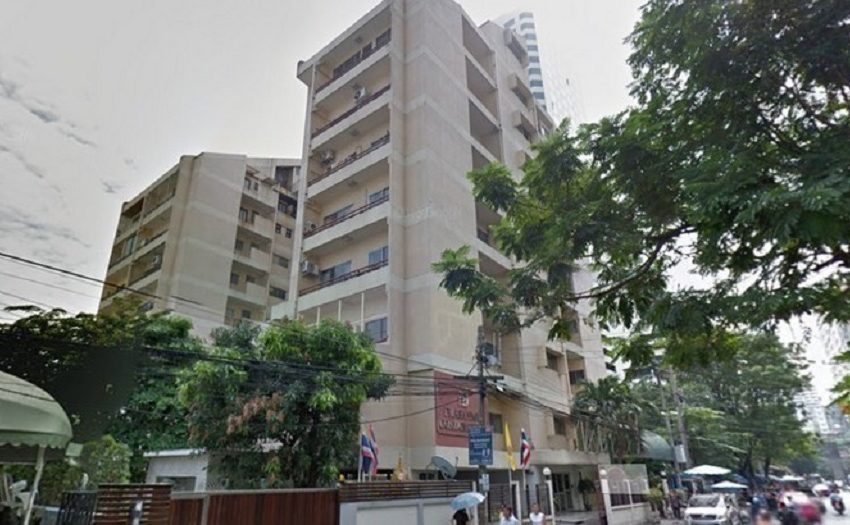 Prasanmit Condominium near Sukhumvit MRT - building