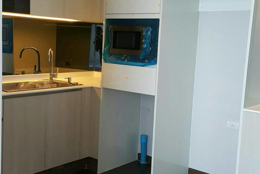 Q-Asoke-2-bedroom-46sqm-sale-high-floor-kitchen