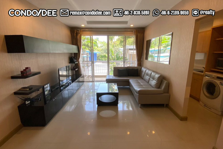 A quiet Bangkok condo for sale is available now in The Rise Sukhumvit 39 condominium in Phrom Phong