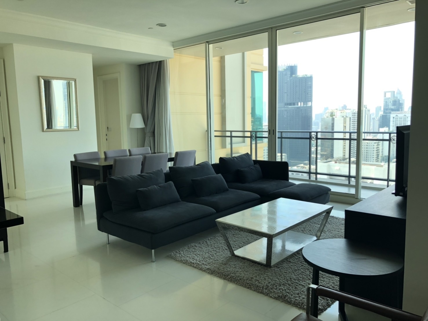 Luxury apartment for rent in Asoke - 3 bedroom - high floor - Royce Private Residences