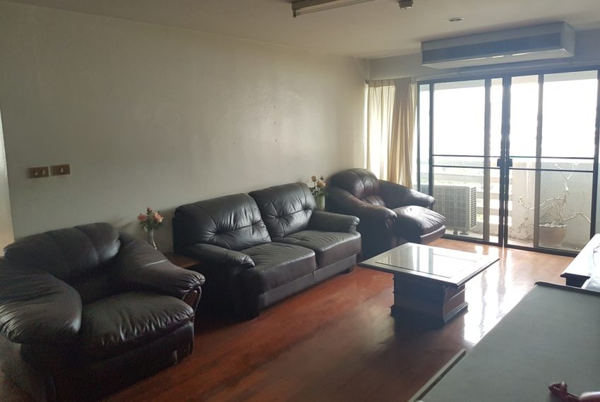 Ruamjai 2-bedroom sale - living room