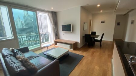 This 3-bedroom apartment in Asoke is available now in a popular Wind Sukhumvit 23 condominium near Srinakharinwirot University and BTS Asoke in Bangkok CBD