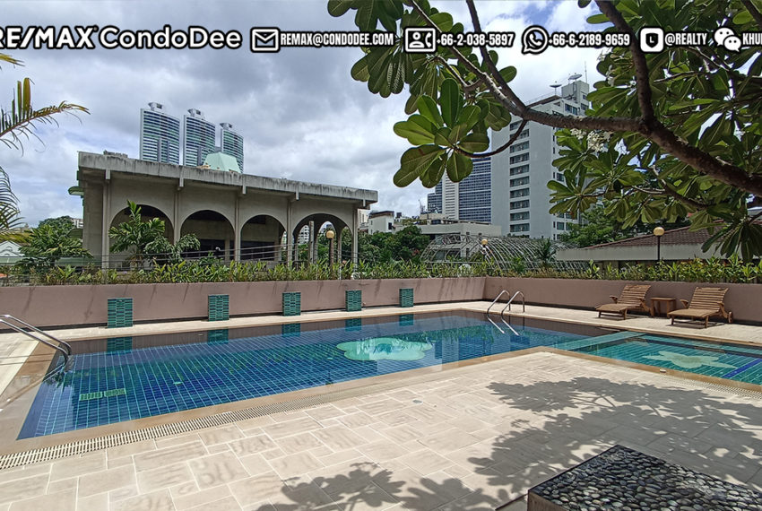 Serene Place Sukhumvit 24 condo sale Bangkok pool