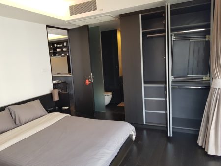 Corner 2-bedroom Unit in Low-Rise Condo Sukhumvit 31 in Quieter Area
