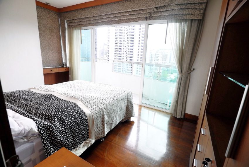 Sukhumvit-City-Resort-2-beds-sale-bedroom2