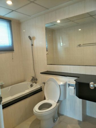Large 2-bedroom condo for sale near University - low floor - Supalai Premier Place Asoke