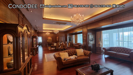 This super-luxury Sukhumvit condo with a private pool is available at Le Raffine Sukhumvit 31 condominium