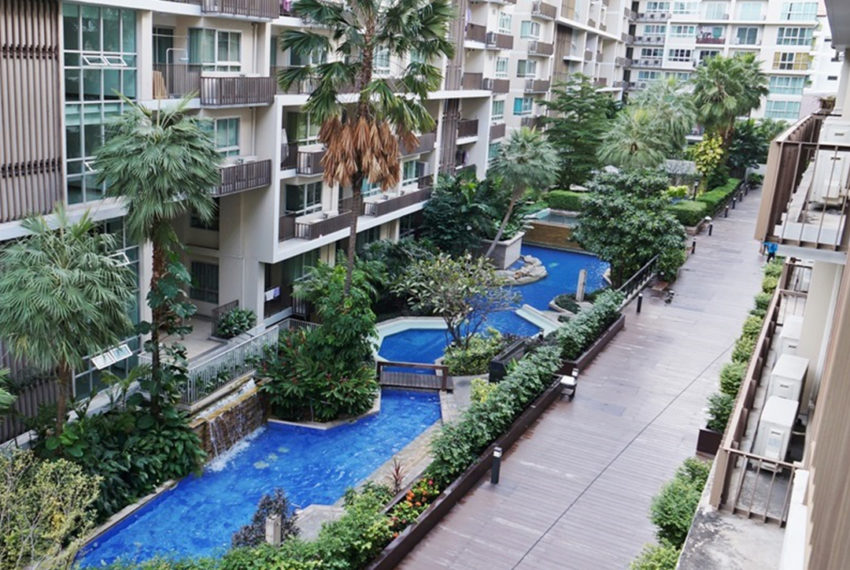 The Clover Thong Lo Low-Rise Condominium