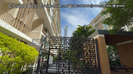 The Clover Thonglor Sukhumvit 55 is a condo for sale in Bangkok CBD that was developed by Living Land Capital and completed in 2010